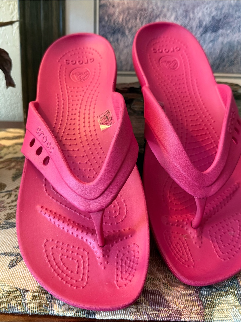 CROCS Women's Bright Pink Thong Sandals